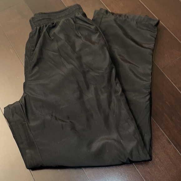 Brandy Melville track pants with zipper. lightweight and breathable. One size - Picture 3 of 6